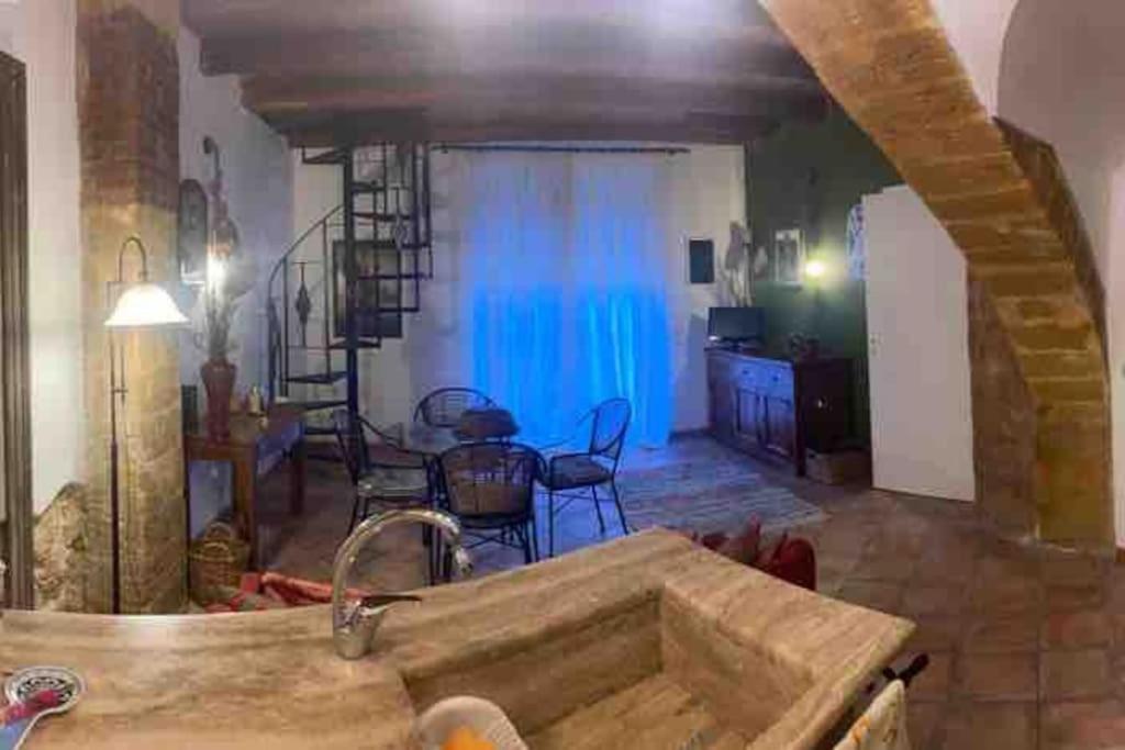 Loft Con Mansarda Apartment Castelvetrano Bagian luar foto